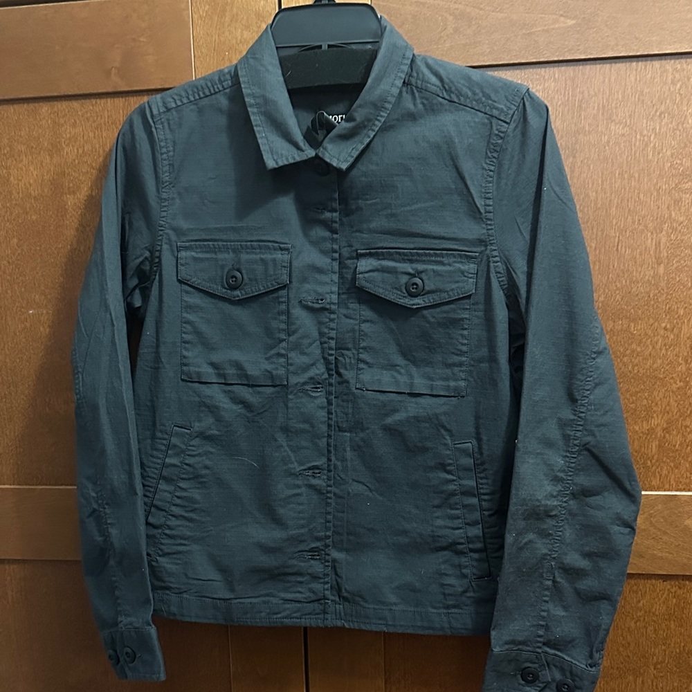 Vuori Women's Charcoal Shirt Jacket